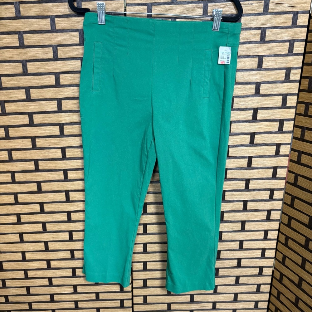 Maurices Green Bengaline Crops Size‎ Small